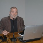 H.Soms prezentē DCDC semināra dalībniekiem. Daugavpilī, 2011.gada 15.februāris. Hansa Rūdolfa Neumanna foto