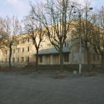 Mācību korpusa dienvidu fasāde (agrākā Popova iela 289). Foto SIA AIG, 2003
