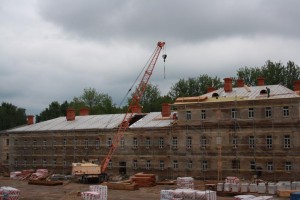 Ēkas rekonstrukcija 2012.gada jūlijā. Foto L.Some
