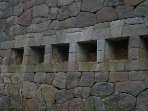 8. bastions. Šaujamlūkas kreisajā flangā, kas nodrošināja Nikolaja vārtu aizsardzību.  Foto H.Soms