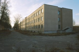 Mācību korpusa austrumu un ziemeļu fasāde (agrākā Popova iela 289). Foto SIA AIG, 2003