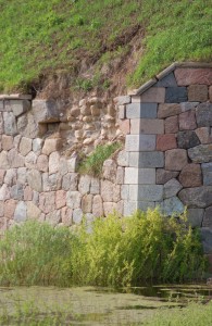 1. bastiona kreisās fases un kreisā flanga stūris. Foto M. Grunskis, 2012.05.05.