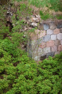 4. bastiona goržas labā puse un labais flangs no iekšpagalma puses. Foto M. Grunskis, 2012.05.06.