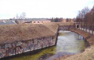 7. bastiona kreisās fases un kreisā flanga stūris. Foto M. Grunskis, 2010.03.28.